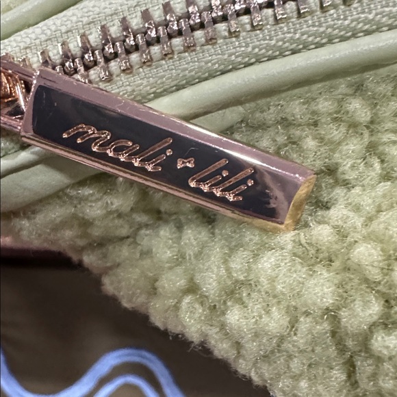 Anthropology mali + lili Green Sherpa Crossbody Bag NWOT - Picture 4 of 12